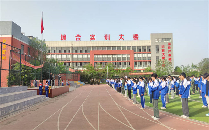 青春奮進正當時—吉安市理工技工學校早操紀實